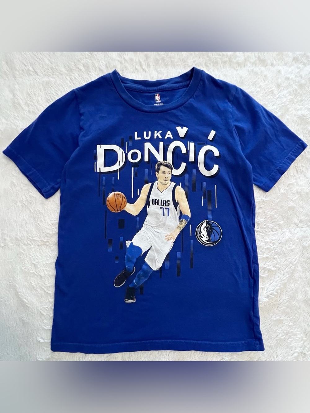 Luka Doncic NBA Dallas Mavericks Short Sleeve Shirt Blue Youth size Medium 10/12